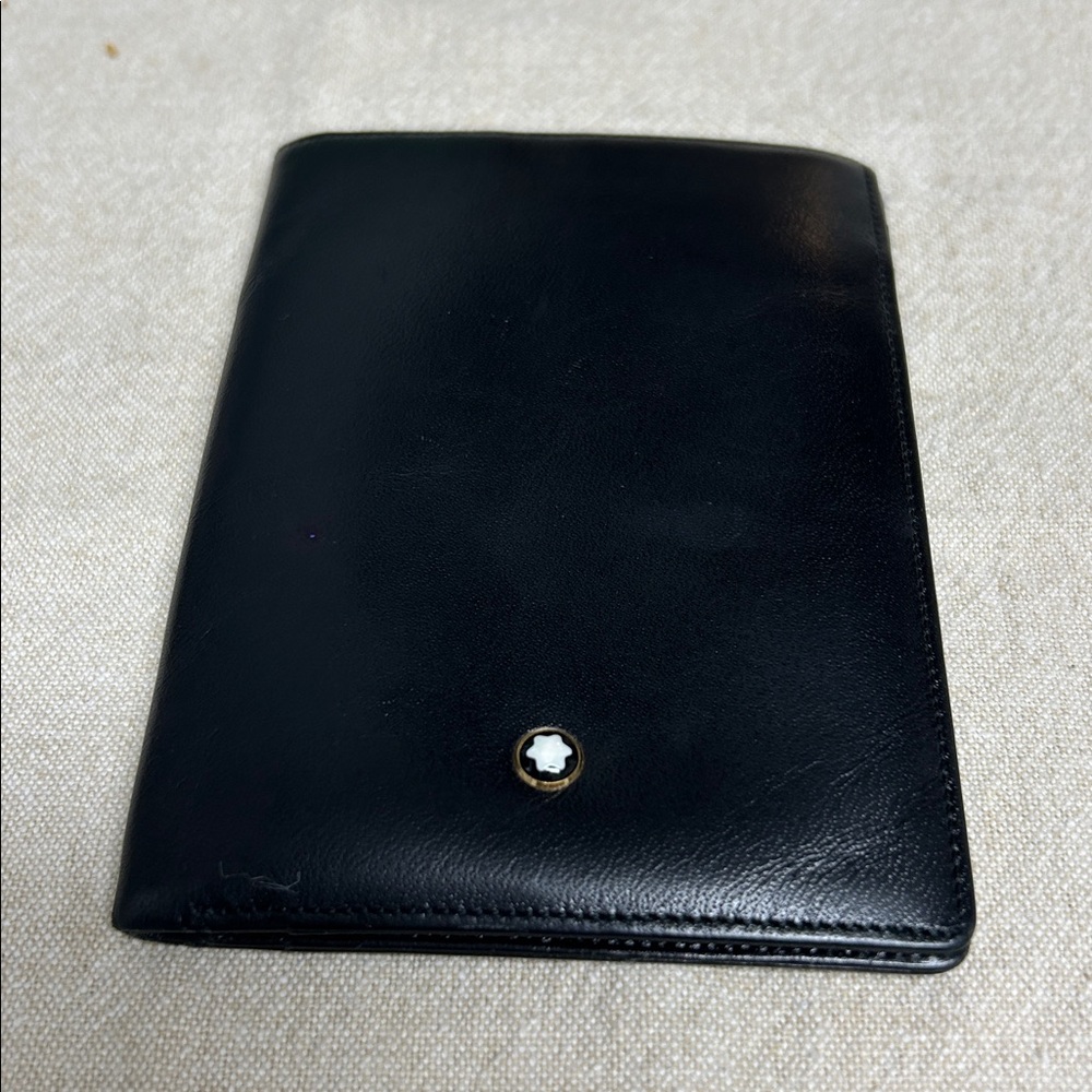 Montblanc Classic Black Leather Holder - Picture 8 of 13